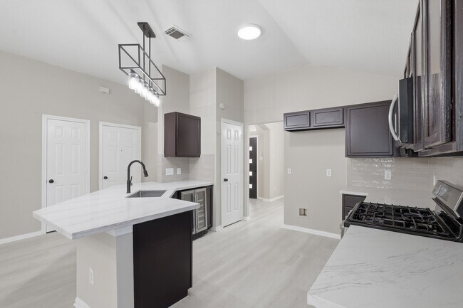Building Photo - 17003 Analisa Cir
