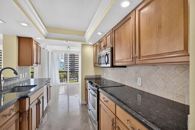 Building Photo - 4000 N Ocean Dr