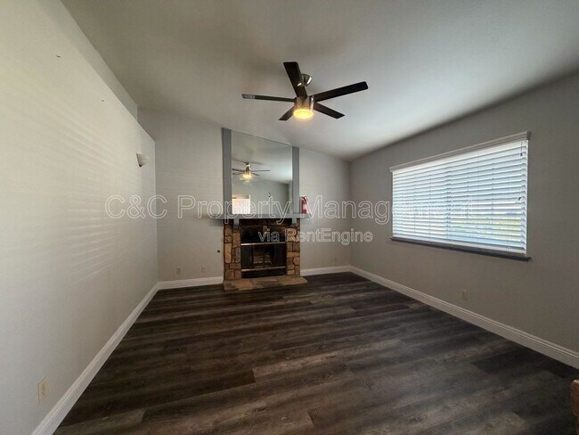 Building Photo - 15006 Tuscola Rd