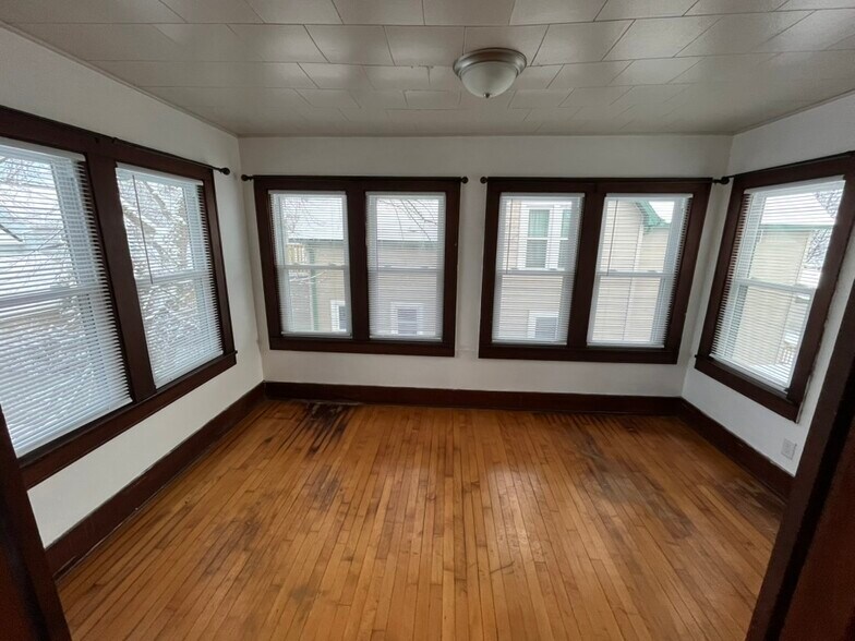 sun room/office/4th bedroom - 510 Mather St