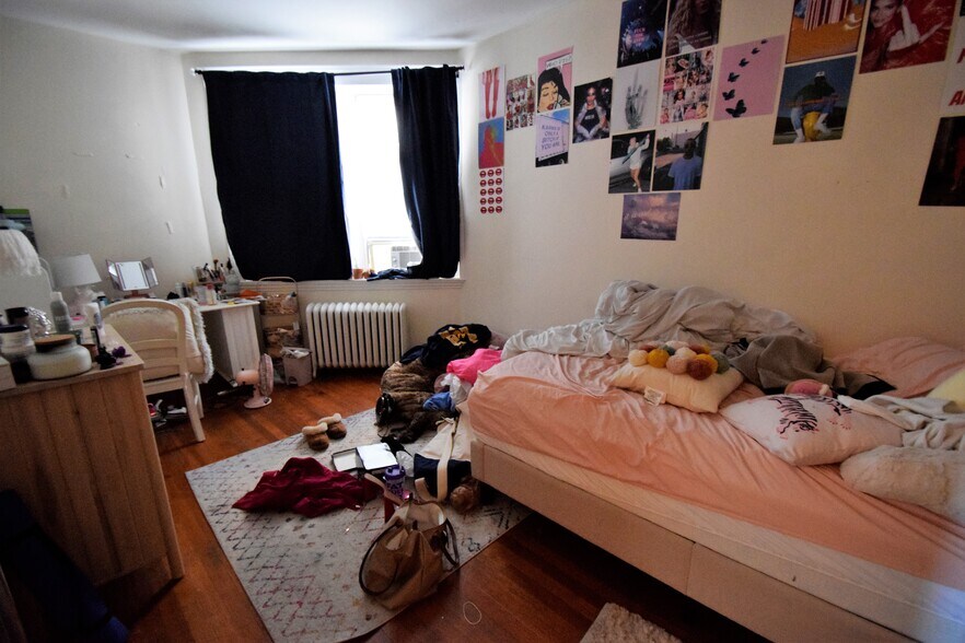 Building Photo - 318 Saint Paul St