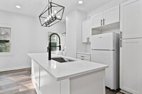 Building Photo - 721 Boggs Ave