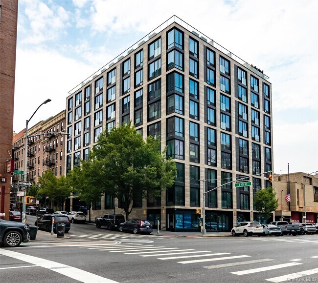 Building Photo - 181 E 101st St