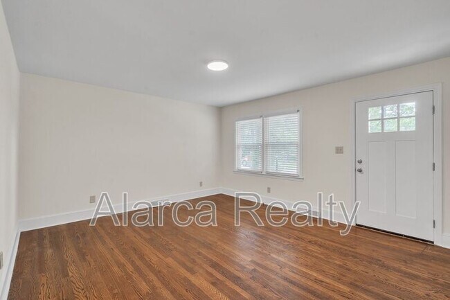 Building Photo - 3733 Manchester Dr