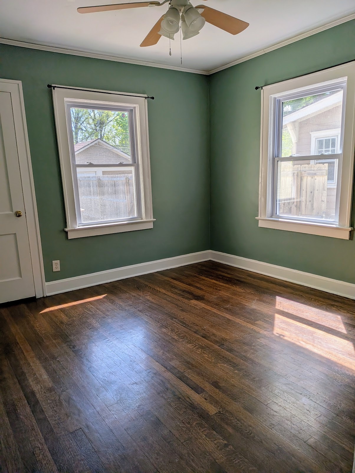 Building Photo - 1021 E 76th St