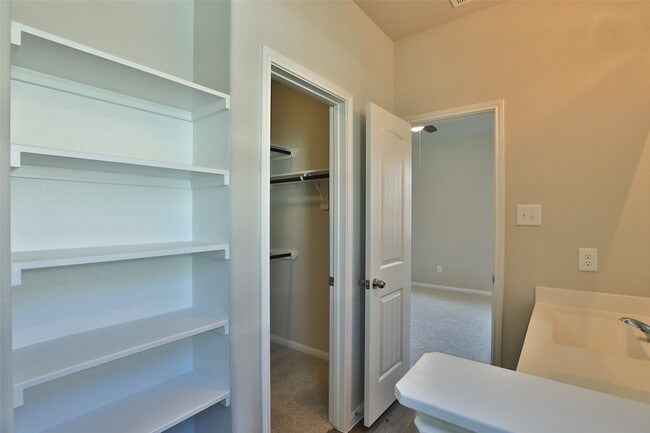 Building Photo - 2528 Westslope Dr