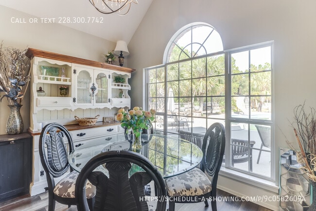 Building Photo - 1713 Shelby Ln