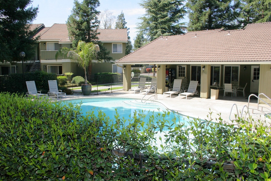 Primary Photo - Sierra Meadows Apartments