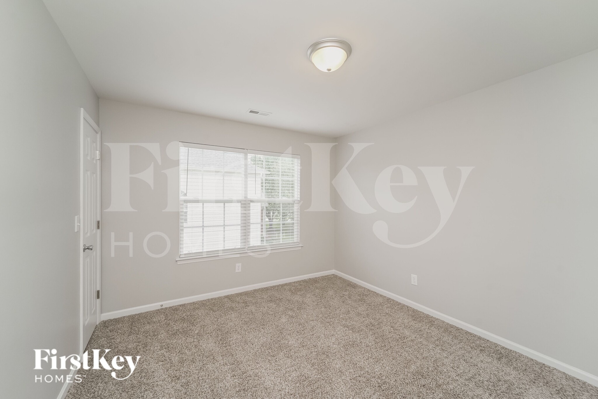 Building Photo - 5525 Rogers Rd