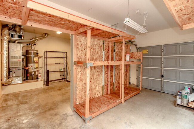 Building Photo - 1566 Jensen Ave