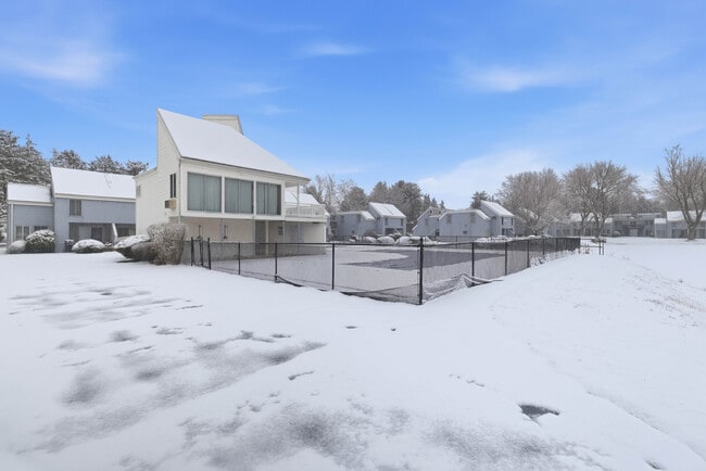 Building Photo - 60 Cinnamon Spring