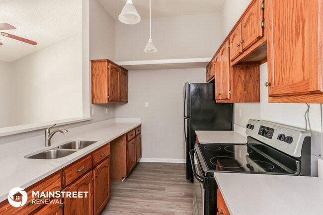 Building Photo - Apply Today - Move In Specials!