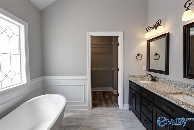 Building Photo - 26444 Birkshire Ln