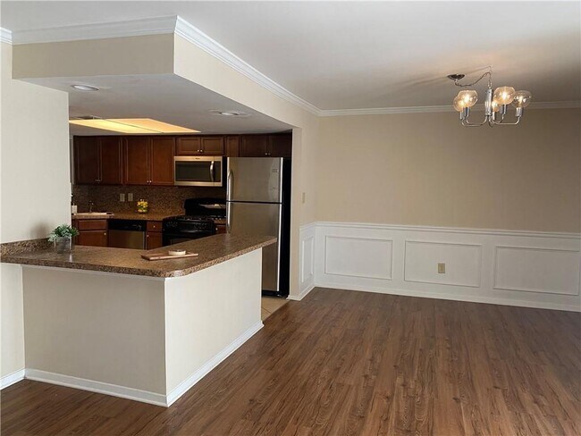 Building Photo - 2185 Palmyra Dr