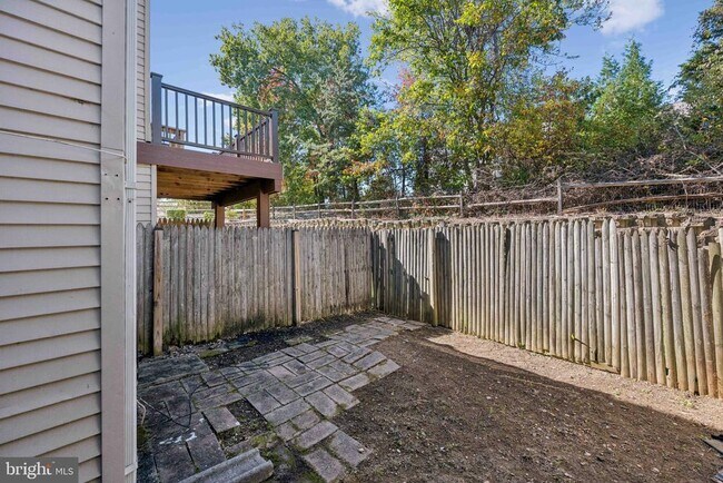 Building Photo - 14910 Cherrywood Dr