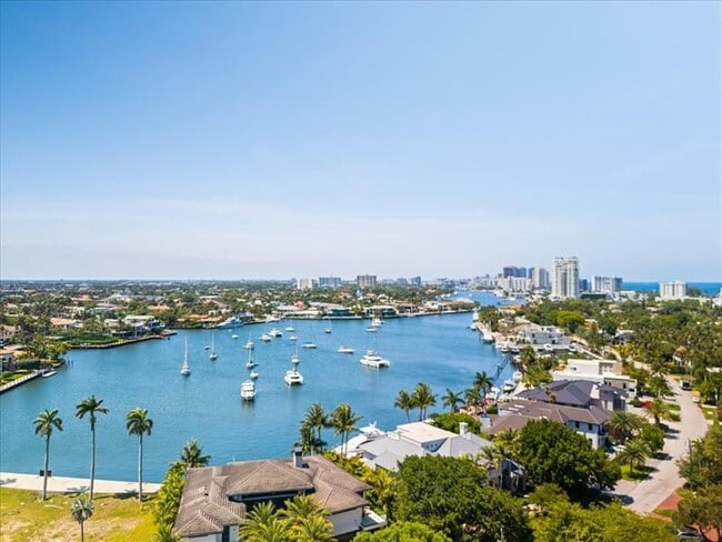 Building Photo - 1635 Seabreeze Blvd