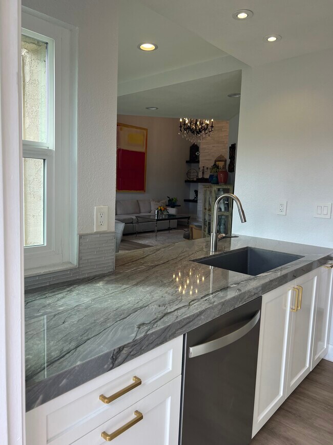 Building Photo - 15922 Avenida Villaha