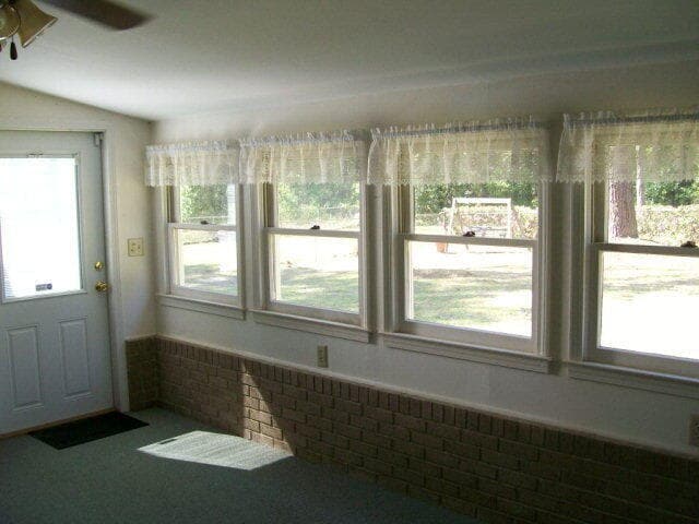 Building Photo - 715 Haile St