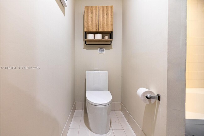 Building Photo - 3255 NE 184th St