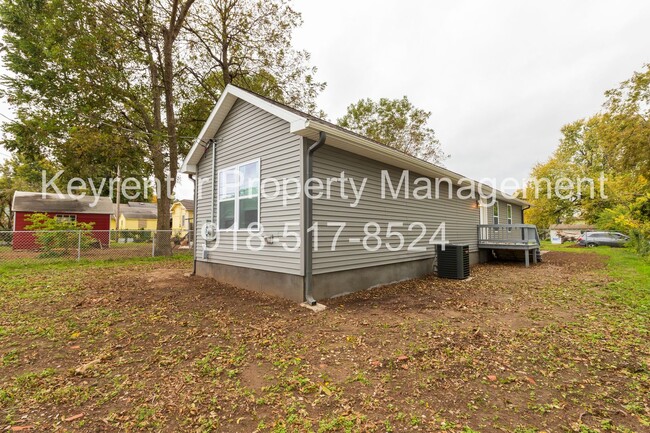 Building Photo - Charming 3-Bedroom Home with Spacious Yard in North Tulsa
