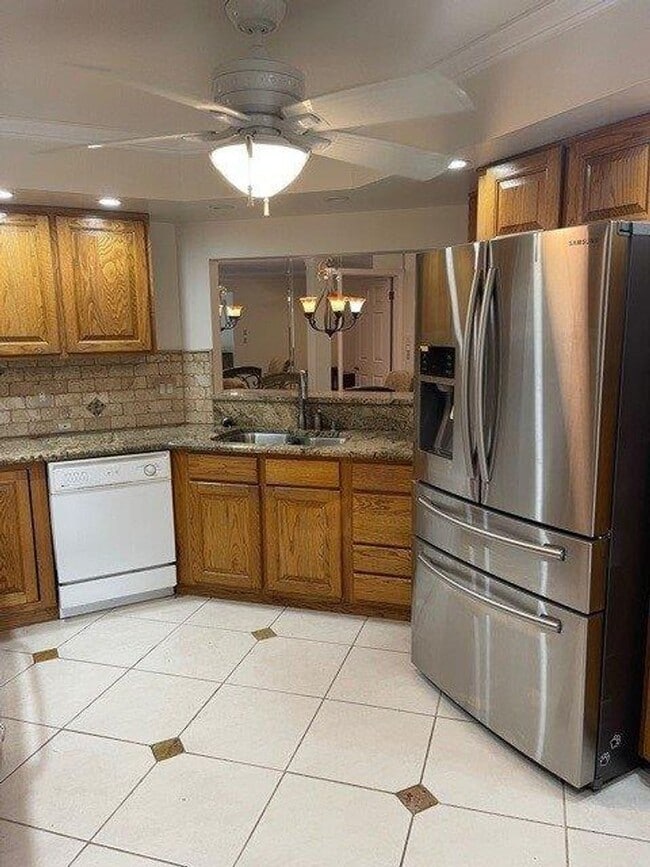 Building Photo - 1236 St Tropez Cir