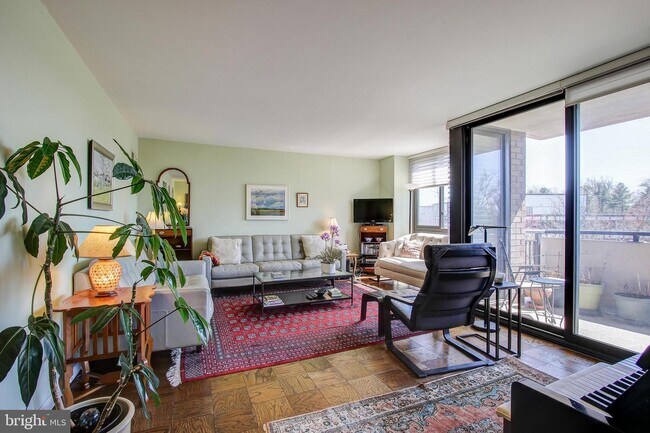 Building Photo - 4620 N Park Ave