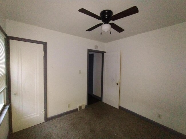 Building Photo - 216 Goodell St