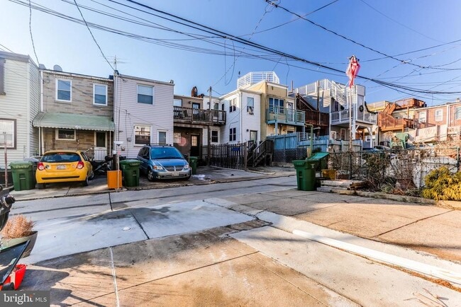 Building Photo - 814 S Clinton St