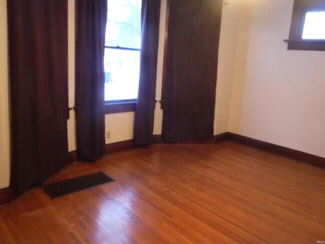 Building Photo - 636 Huffman St