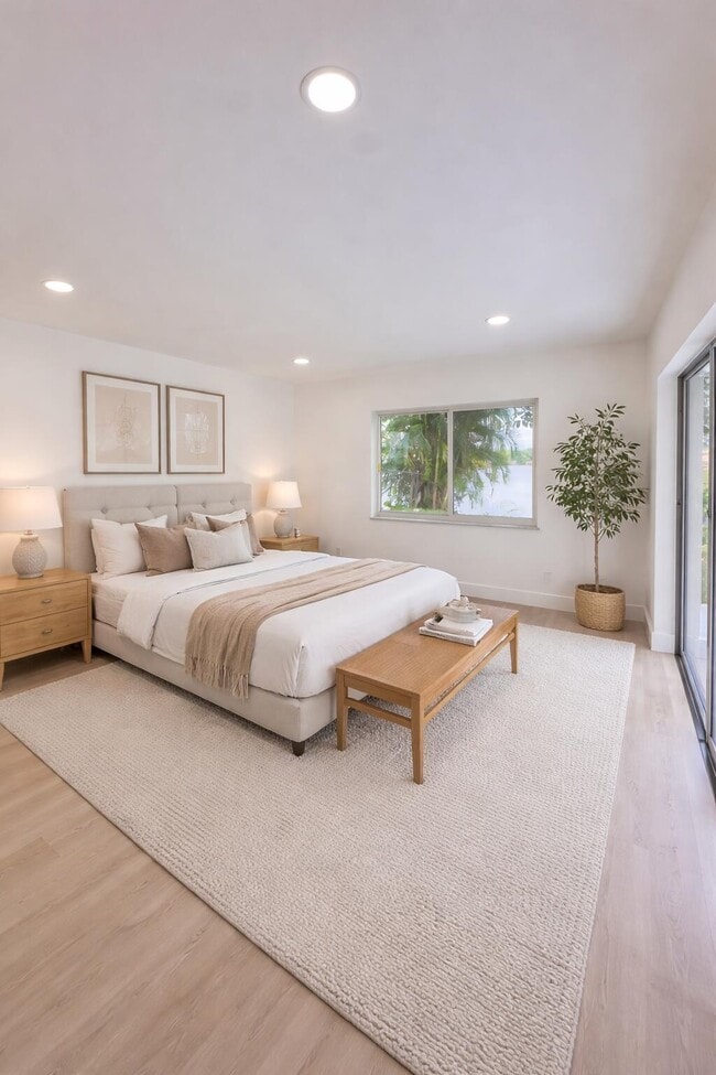 Building Photo - 6811 NW 32nd Ave