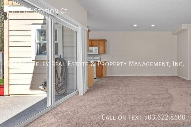 Building Photo - 1107 NE Station Ct