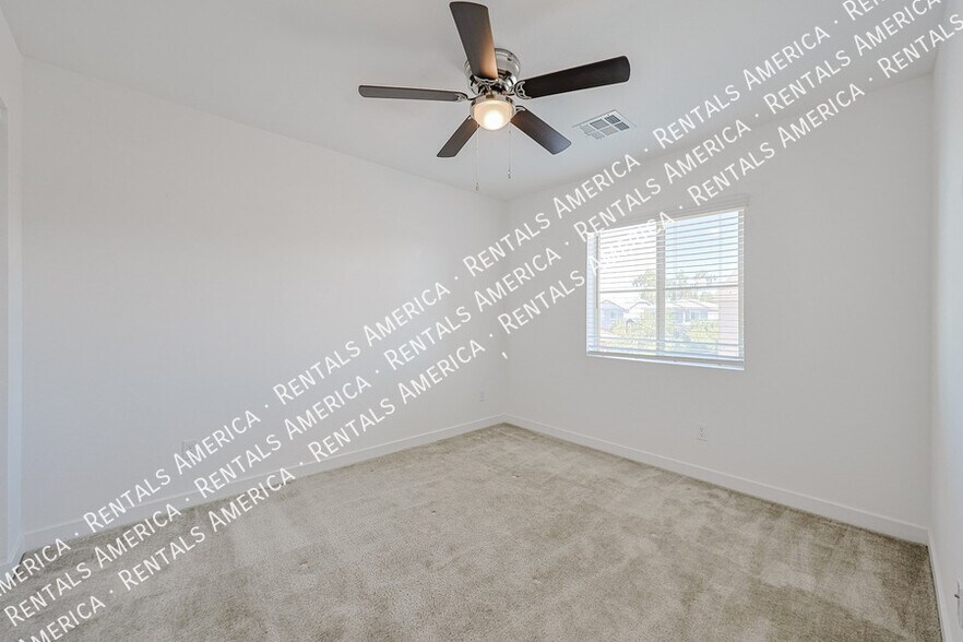 Building Photo - 6038 W Hartford Ct