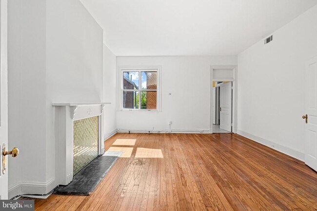 Building Photo - 2444 Eutaw Pl