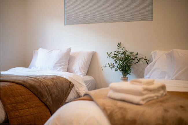 Building Photo - 833 Linstrang Wy