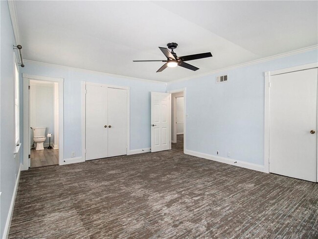 Building Photo - 1770 N Springs Dr