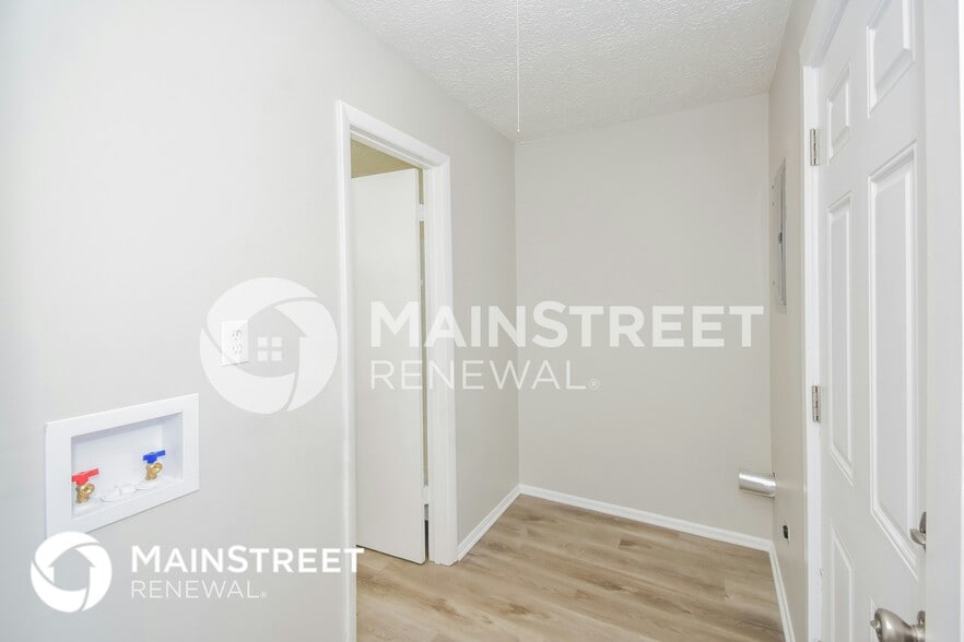 Building Photo - 9413 Rochelle Dr