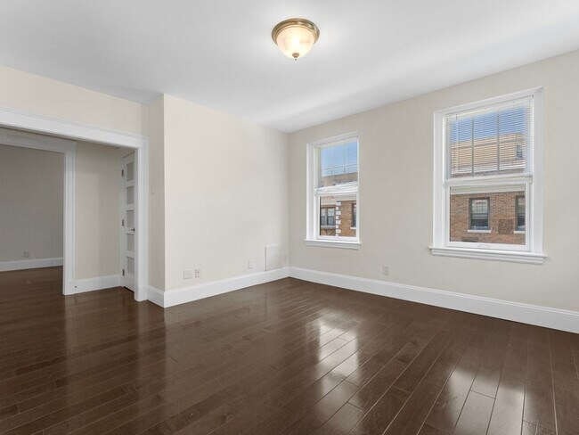 Building Photo - 62 Queensberry St