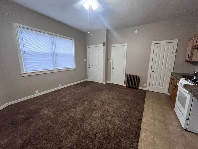 Building Photo - 2409 S Calhoun St