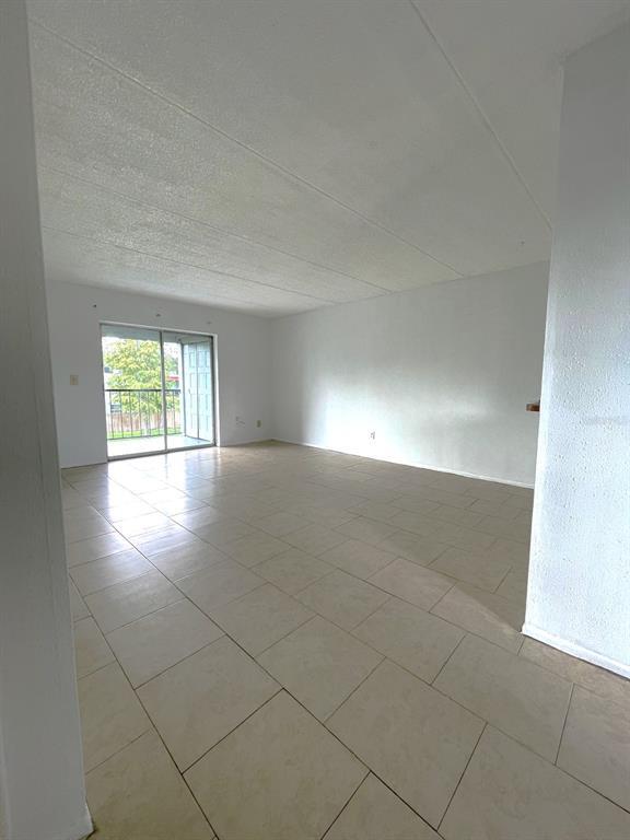 Building Photo - 2846 Somerset Park Dr