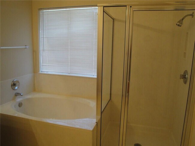 Building Photo - 8021 Luling Ln