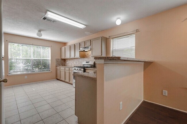 Building Photo - 11956 Braes Park Dr