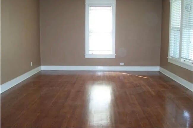 Building Photo - Sylvan Park Craftsman!!
