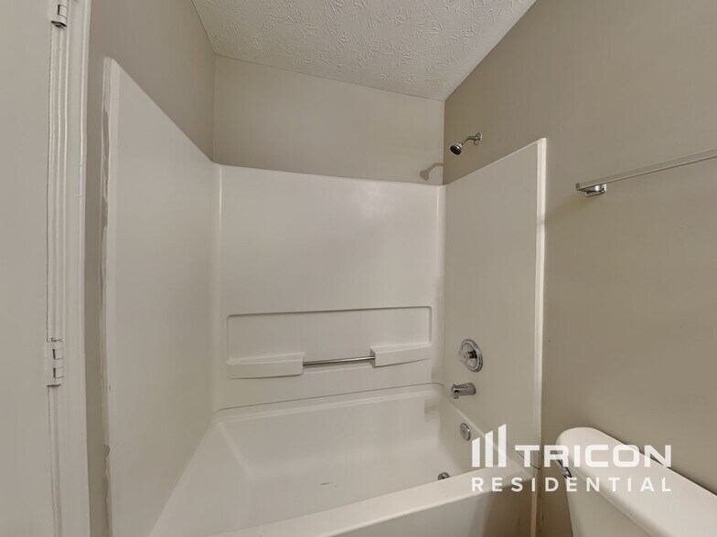 Building Photo - 3362 Kittery Dr SW
