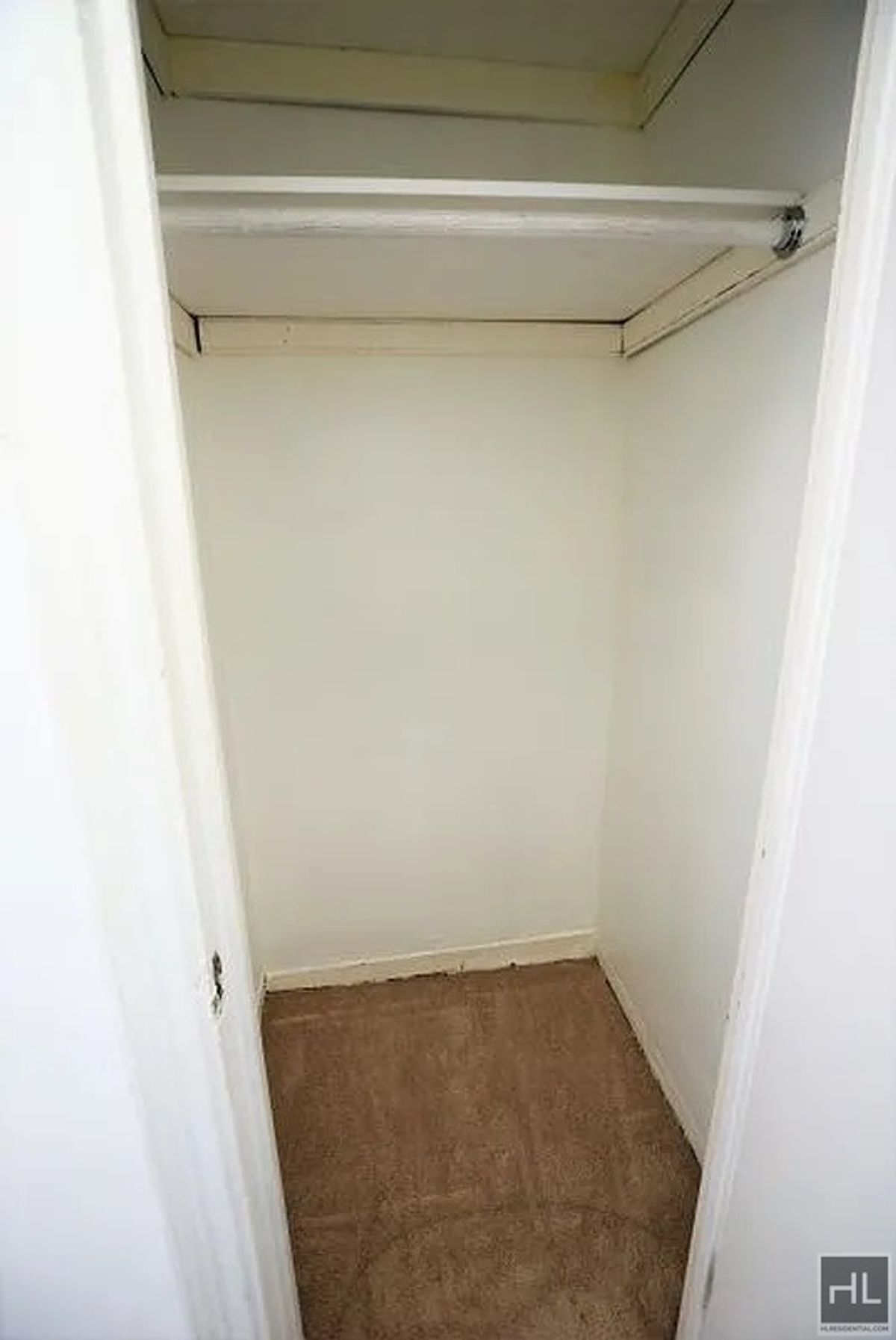 Building Photo - 43 AVENUE