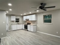Building Photo - 2122 Lee Rd