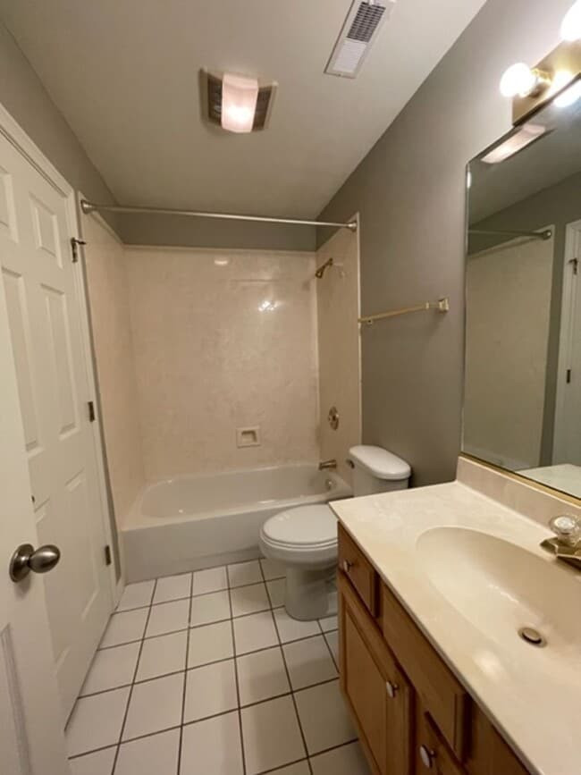 Building Photo - West Knoxville, Farragut 37934 - 4 bedroom, 3.5 bath, 2 Story Brick Home -Contact Debra Johnson (...