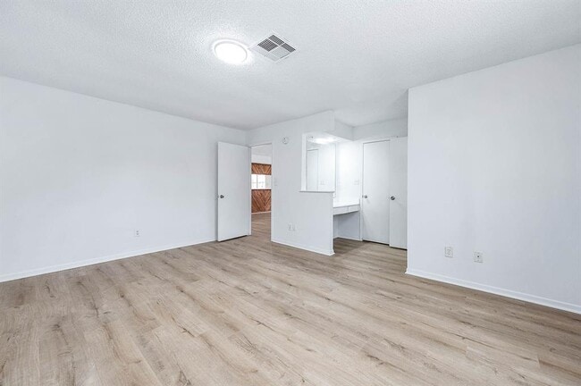 Building Photo - 11554 Chesswood Dr