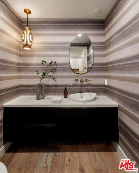 Building Photo - 505 S Barrington Ave