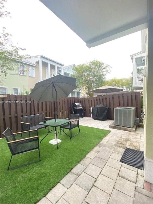 Building Photo - 7414 NW 107 Ct