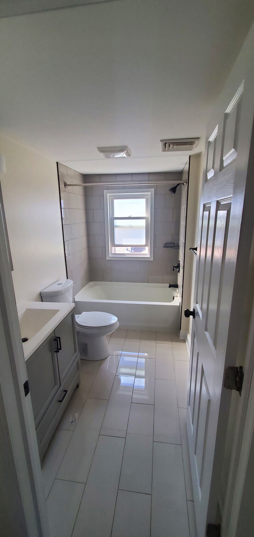 Bathroom - 4 Katherine Rd